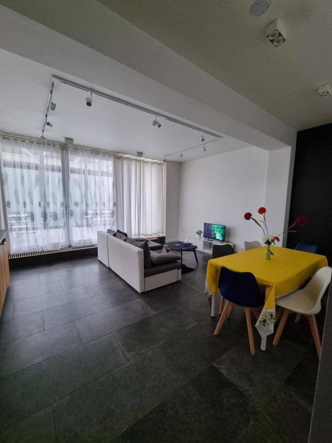 Bb Apartment *